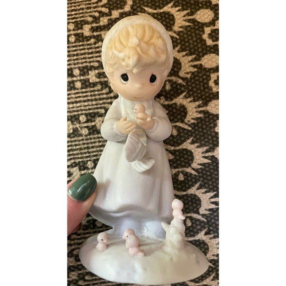 Precious Moments Winter’s Song - Picture 2 of 7